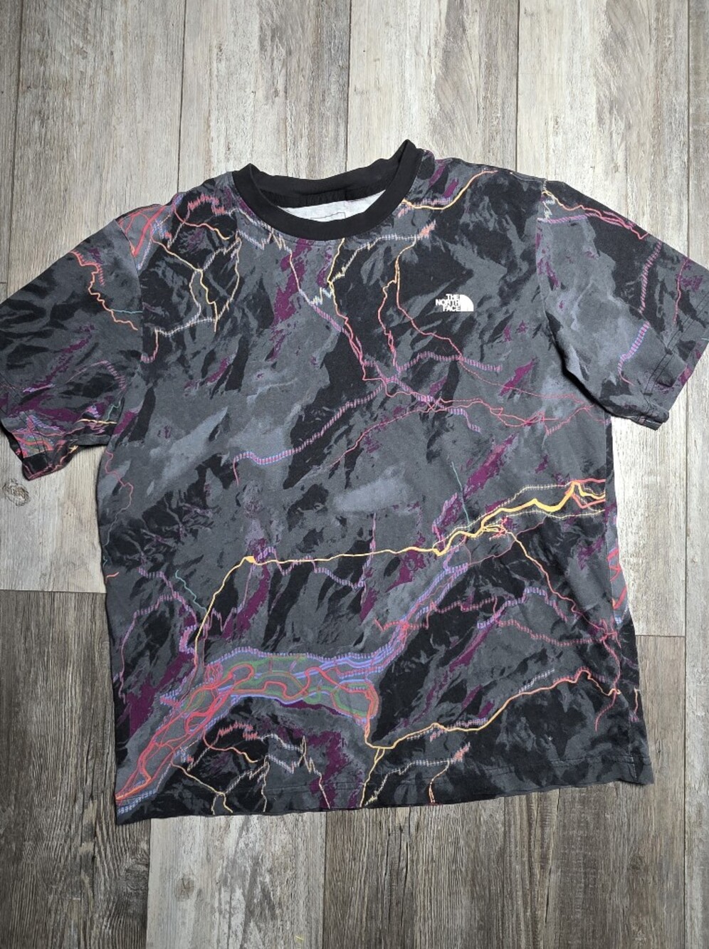 The North Face Men's AOP Trail-inspired 'Trail Glow' Graphic Tee Shirt Sz Lg